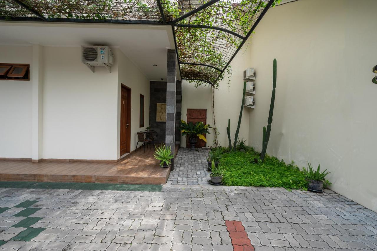 Oyo 2347 Griya Patran Hotell Ngabean Exteriör bild