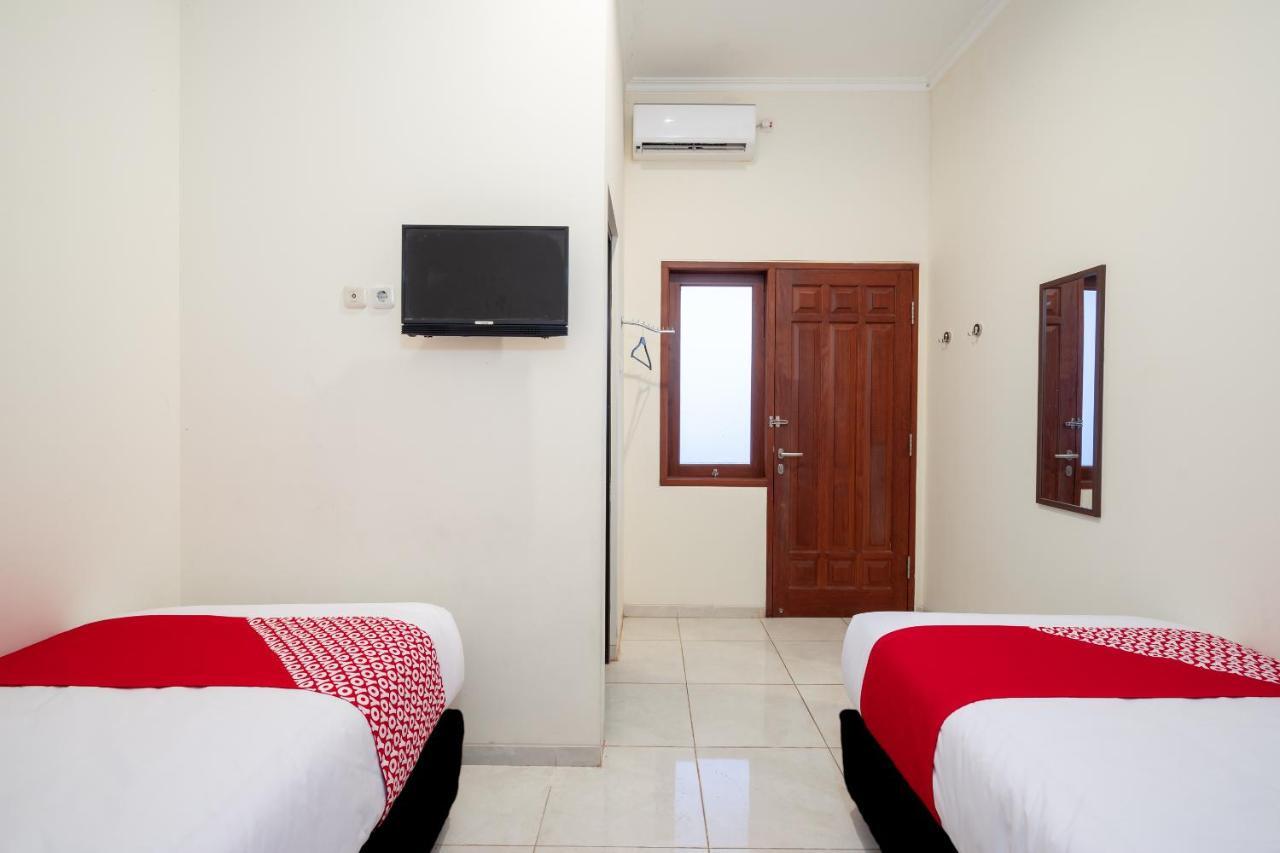 Oyo 2347 Griya Patran Hotell Ngabean Exteriör bild